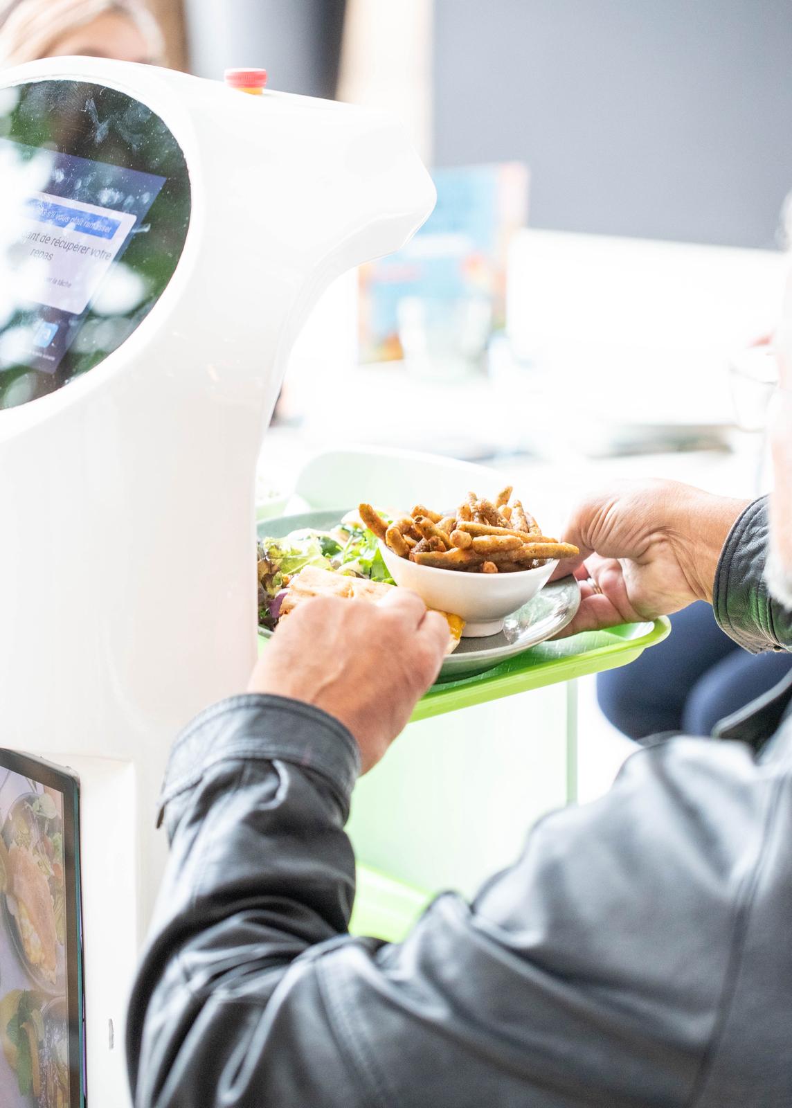 Un repas servi depuis le plateau de UGO